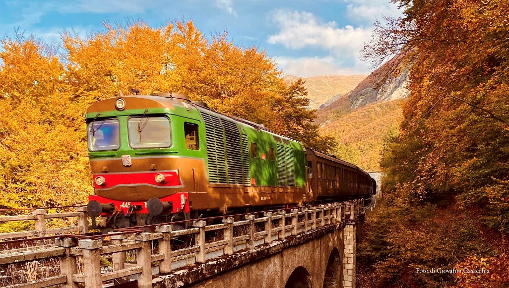 Autunno sulla Ferrovia dei Parchi
